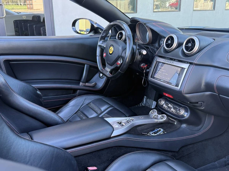 2010 Ferrari California - Image 9 of 12