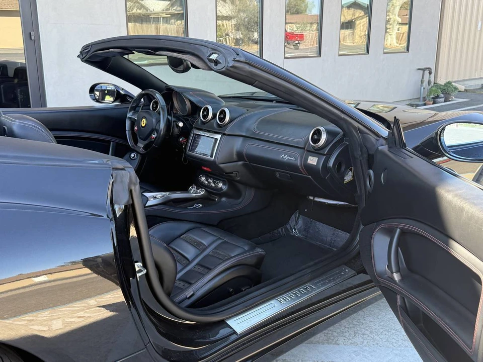 2010 Ferrari California - Image 11 of 12