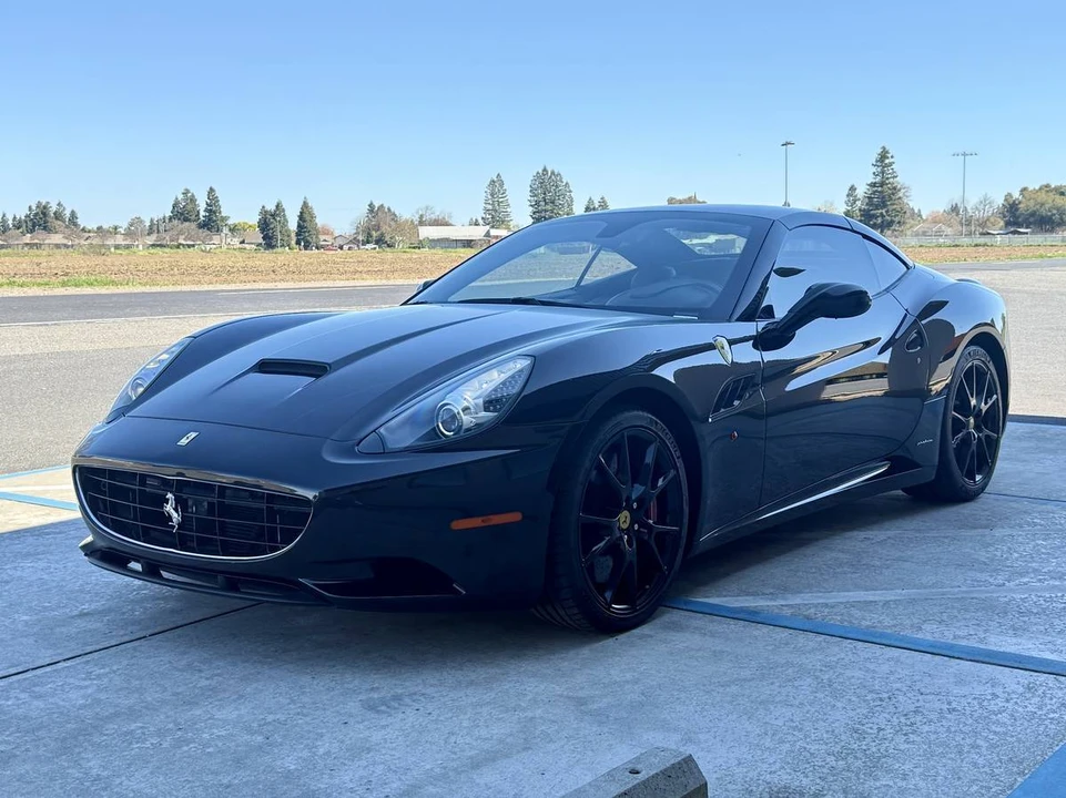 2010 Ferrari California - Image 3 of 12