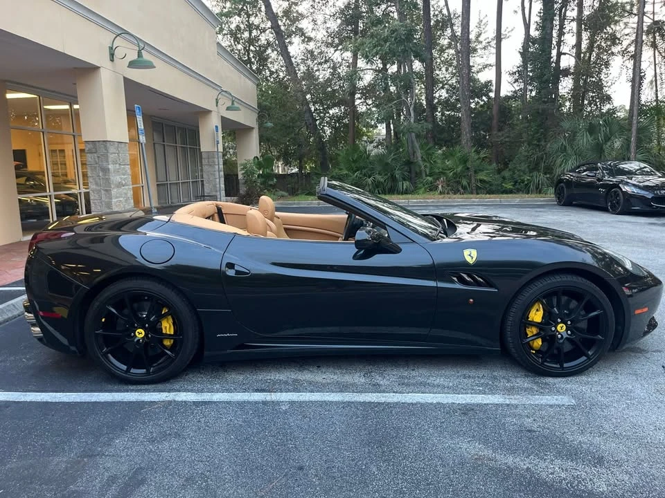 2010 Ferrari California - Image 2 of 19