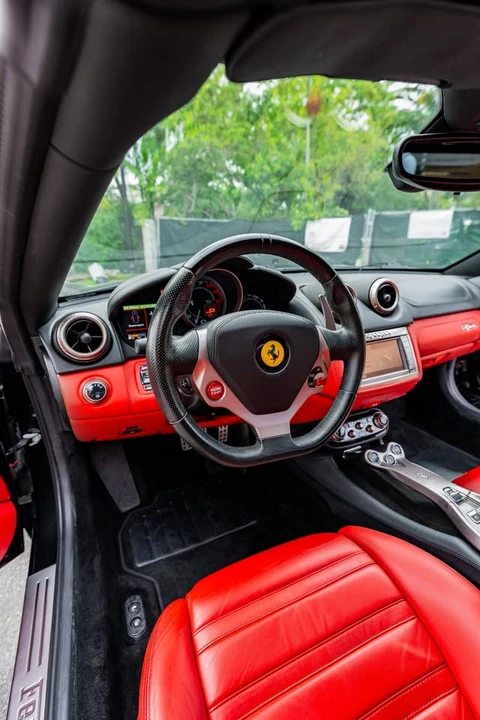 2010 Ferrari California - Image 8 of 11
