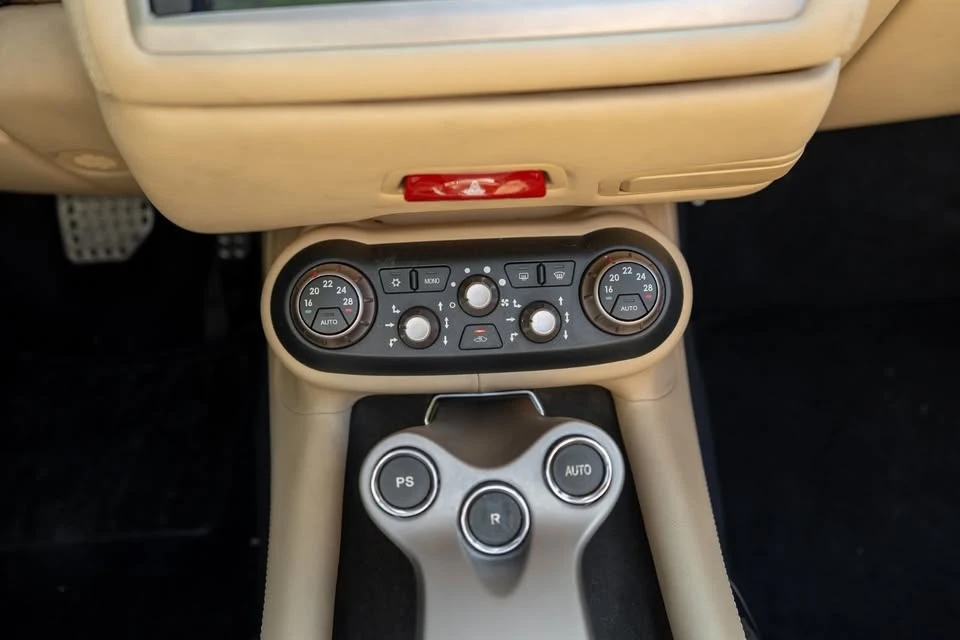 2010 Ferrari California - Image 9 of 12