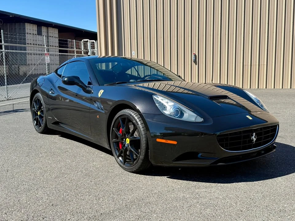 2010 Ferrari California - Image 2 of 12