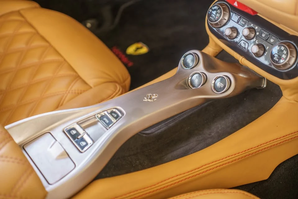 2010 Ferrari California - Image 15 of 19