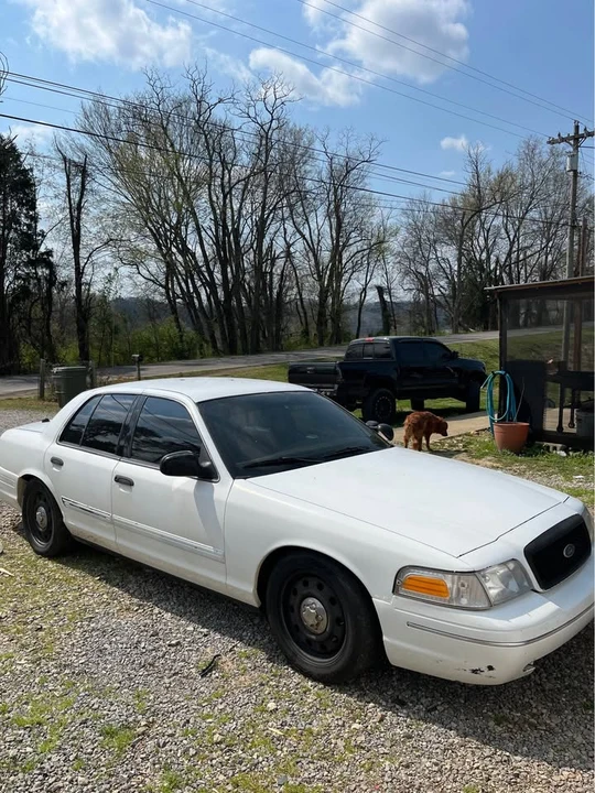 2010 Ford Crown Victoria - Image 3 of 8