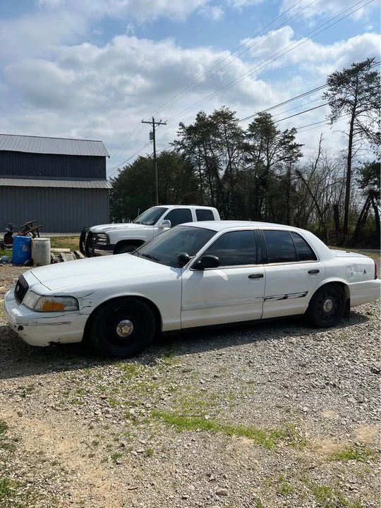 2010 Ford Crown Victoria - Image 4 of 8