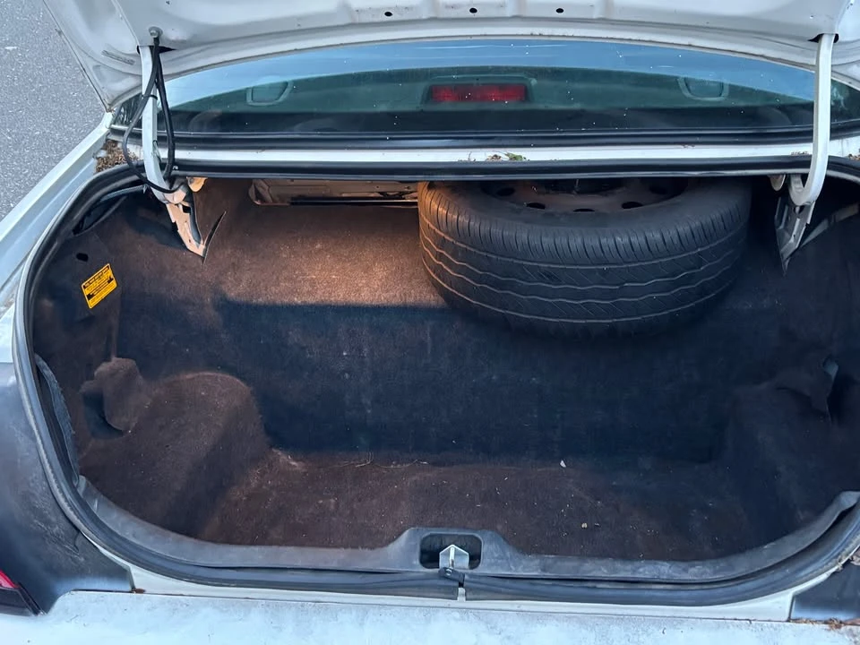 2010 Ford Crown Victoria - Image 7 of 10
