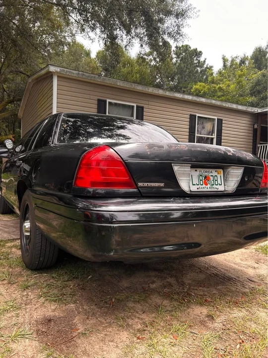 2010 Ford Crown Victoria - Image 6 of 9