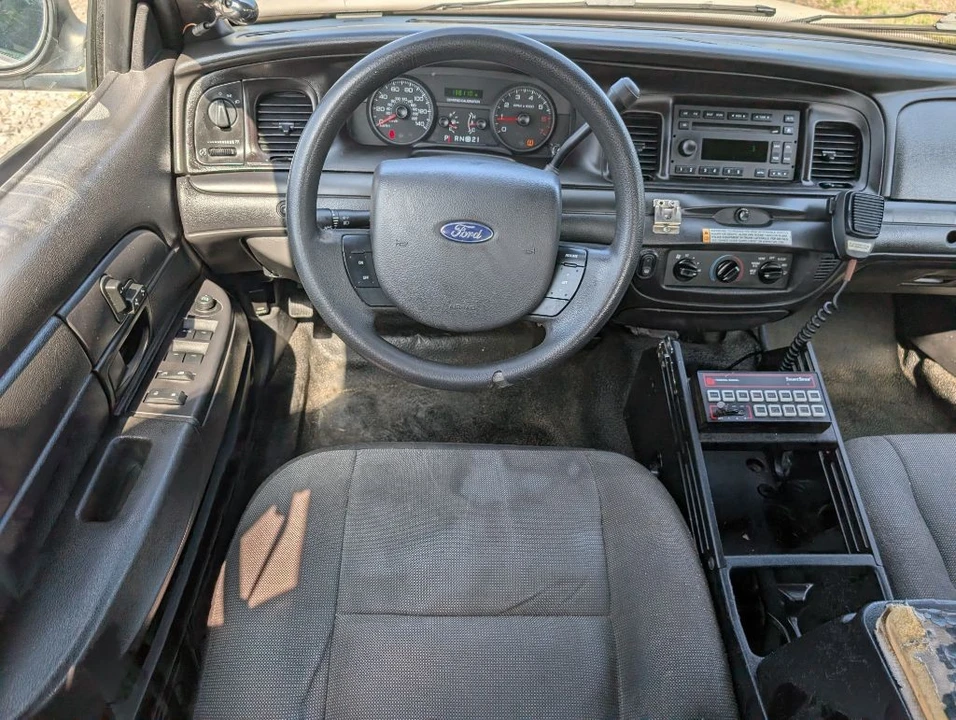 2010 Ford Crown Victoria - Image 7 of 21
