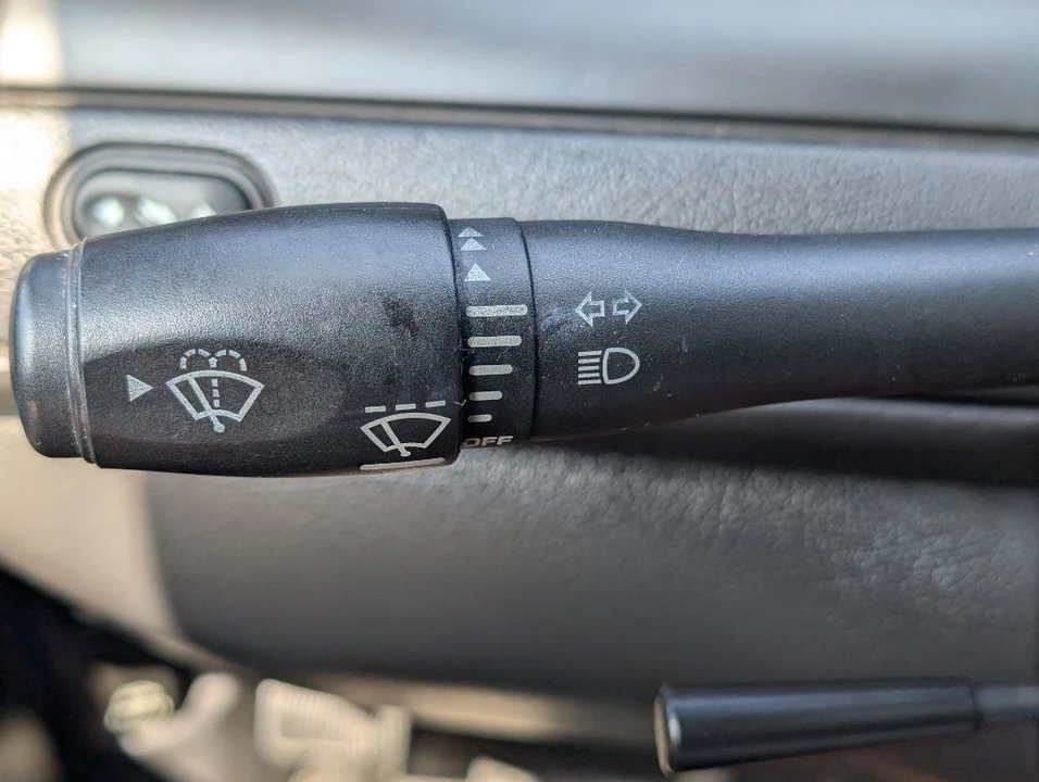 2010 Ford Crown Victoria - Image 15 of 21