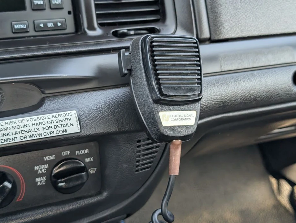 2010 Ford Crown Victoria - Image 18 of 21