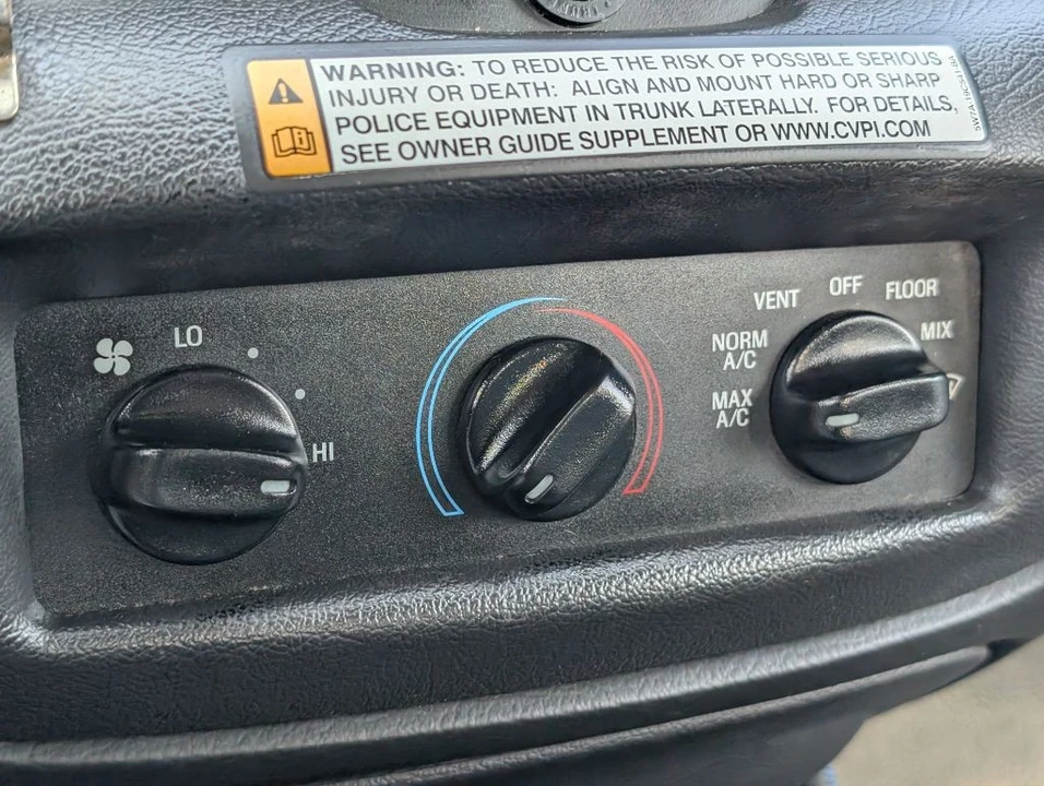 2010 Ford Crown Victoria - Image 17 of 21