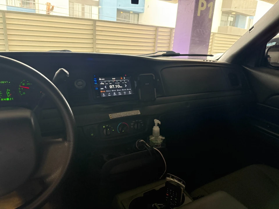 2010 Ford Crown Victoria - Image 6 of 14