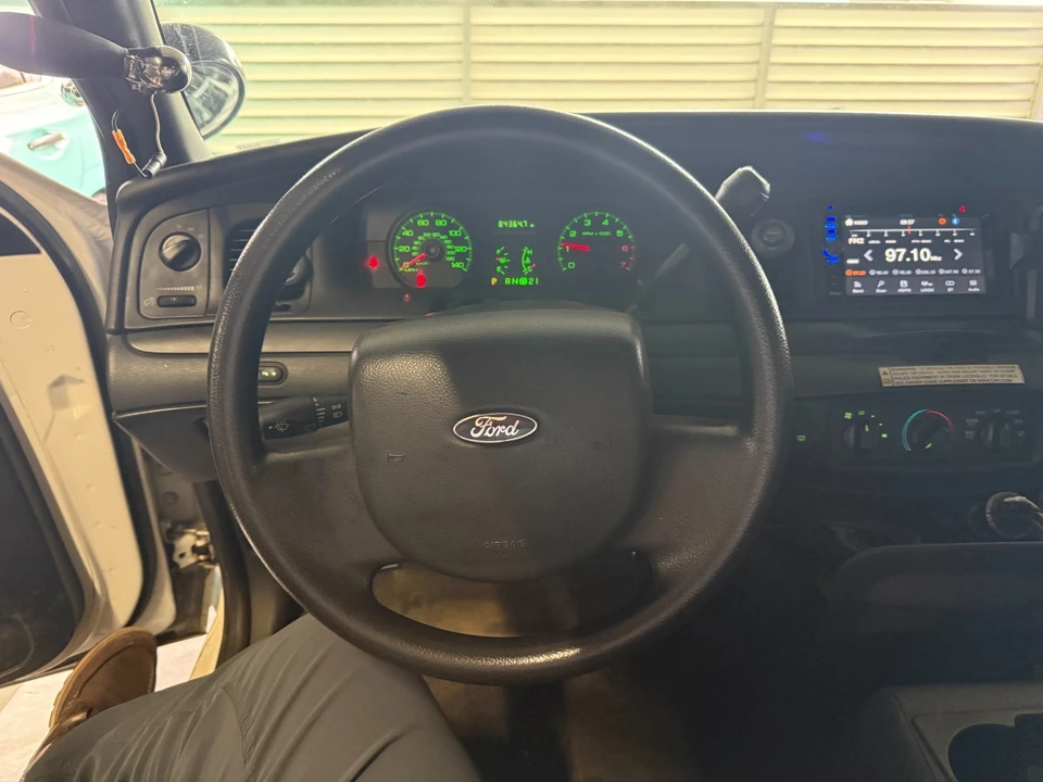 2010 Ford Crown Victoria - Image 5 of 14