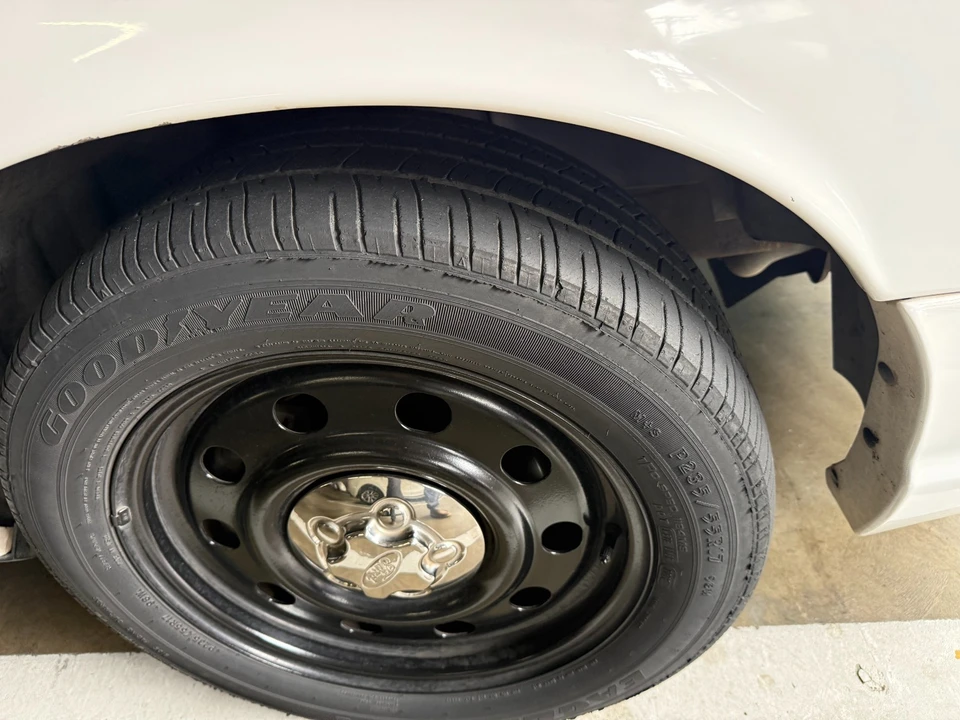 2010 Ford Crown Victoria - Image 13 of 14