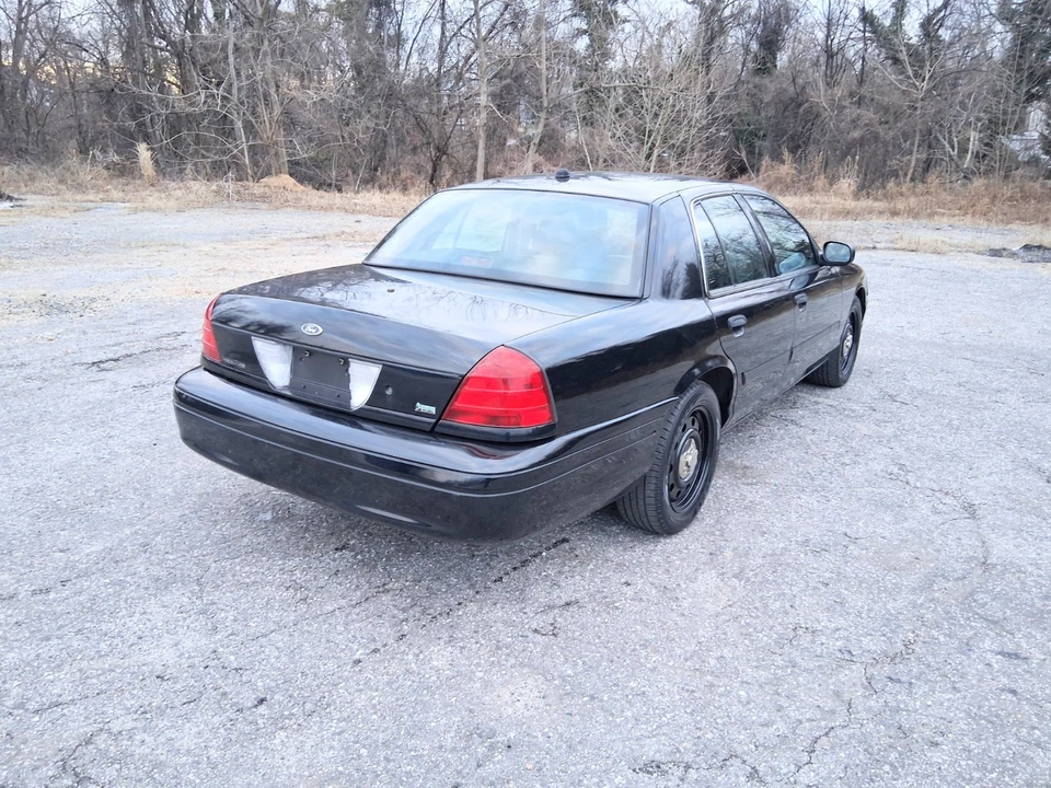 2010 Ford Crown Victoria - Image 20 of 21