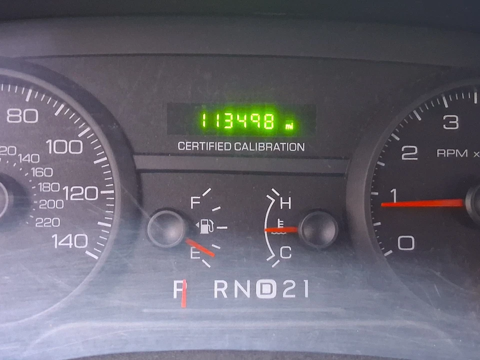 2010 Ford Crown Victoria - Image 11 of 21