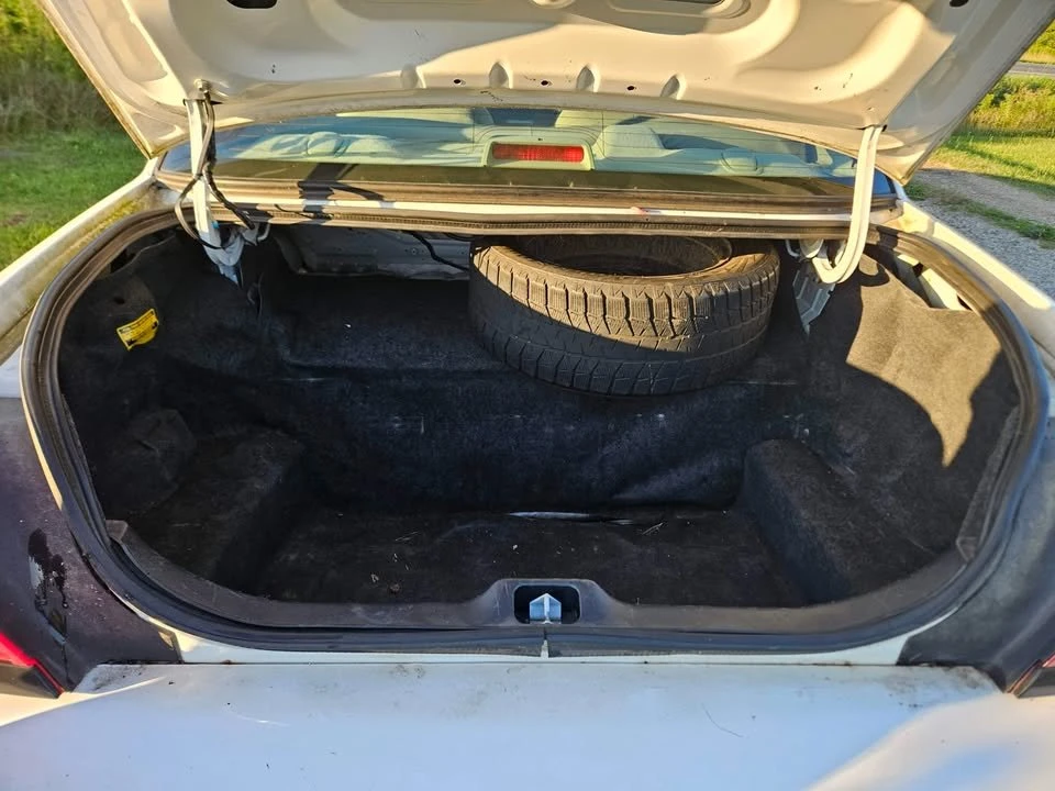 2010 Ford Crown Victoria - Image 11 of 14