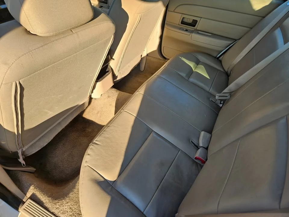 2010 Ford Crown Victoria - Image 8 of 14