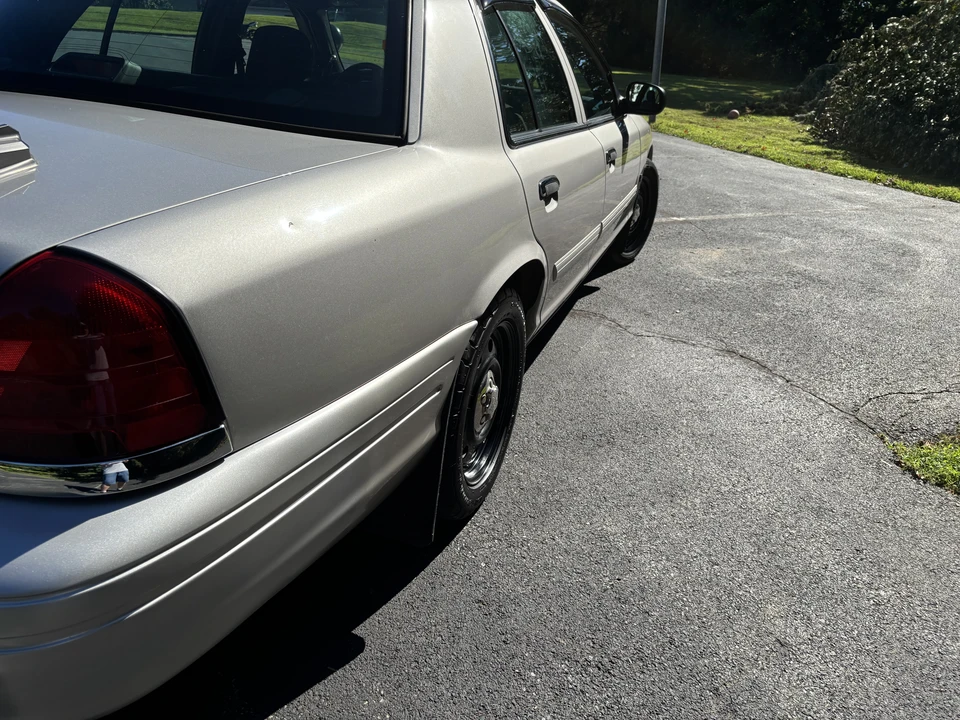 2010 Ford Crown Victoria - Image 8 of 24