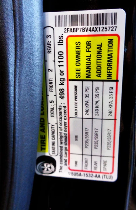2010 Ford Crown Victoria - Image 19 of 21
