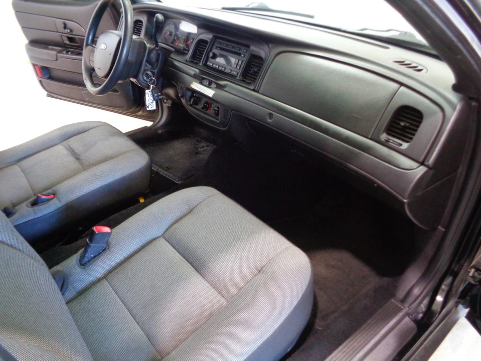 2010 Ford Crown Victoria - Image 13 of 21