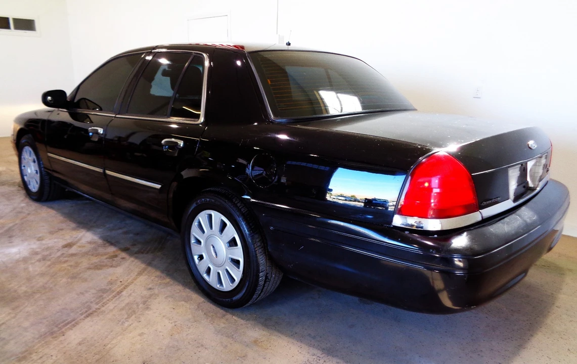 2010 Ford Crown Victoria - Image 3 of 21