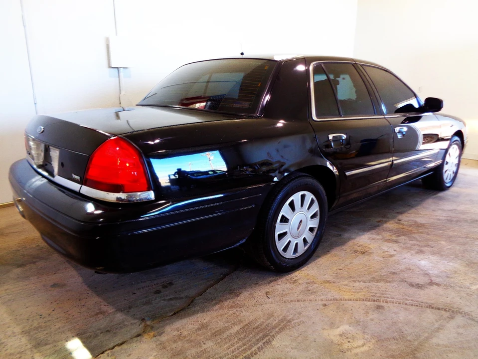2010 Ford Crown Victoria - Image 4 of 21