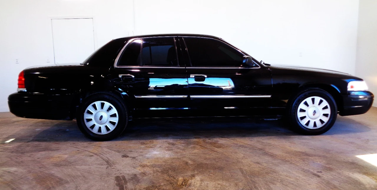 2010 Ford Crown Victoria - Image 6 of 21