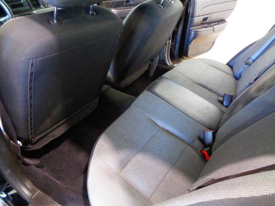 2010 Ford Crown Victoria - Image 12 of 21