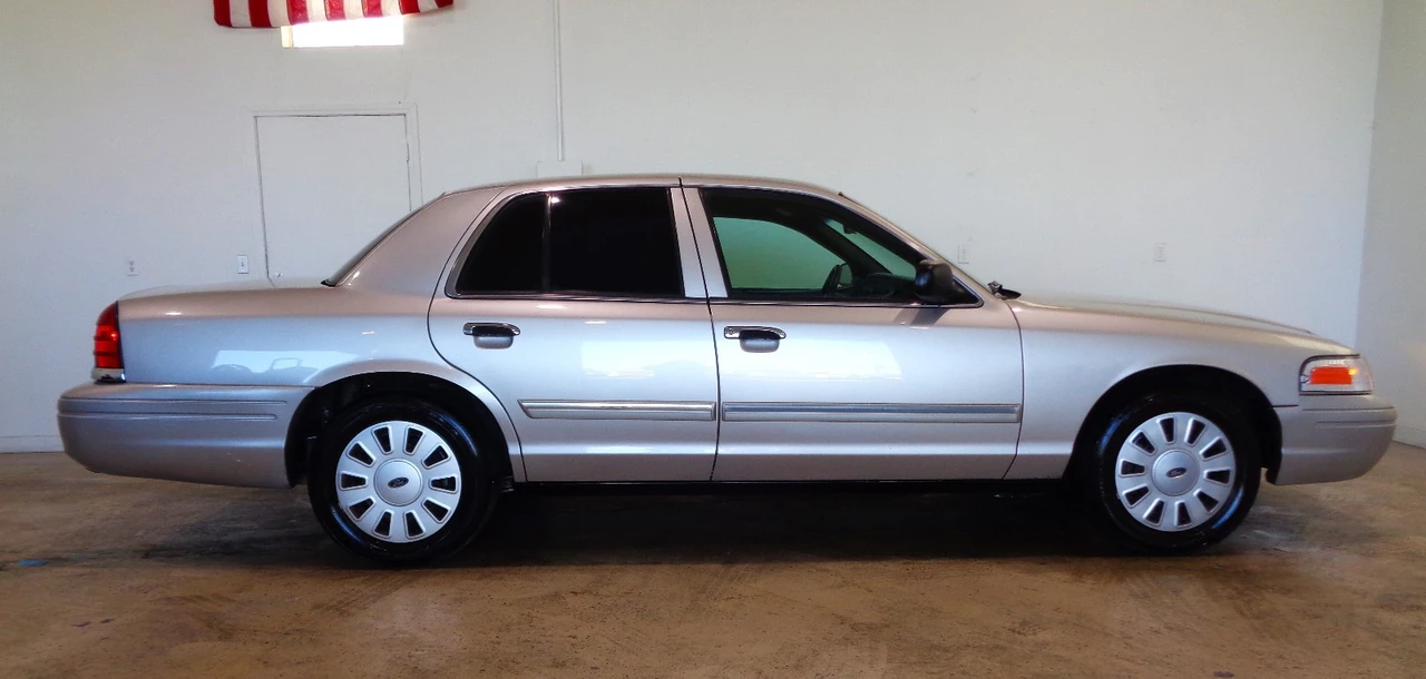 2010 Ford Crown Victoria - Image 6 of 21