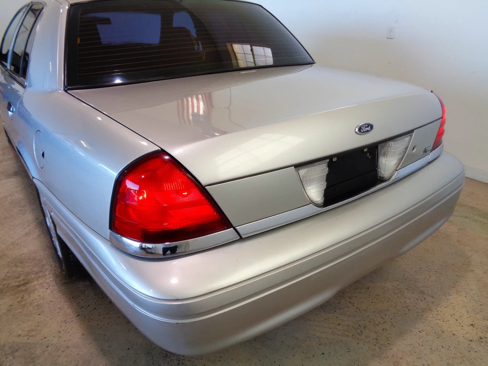 2010 Ford Crown Victoria - Image 12 of 21