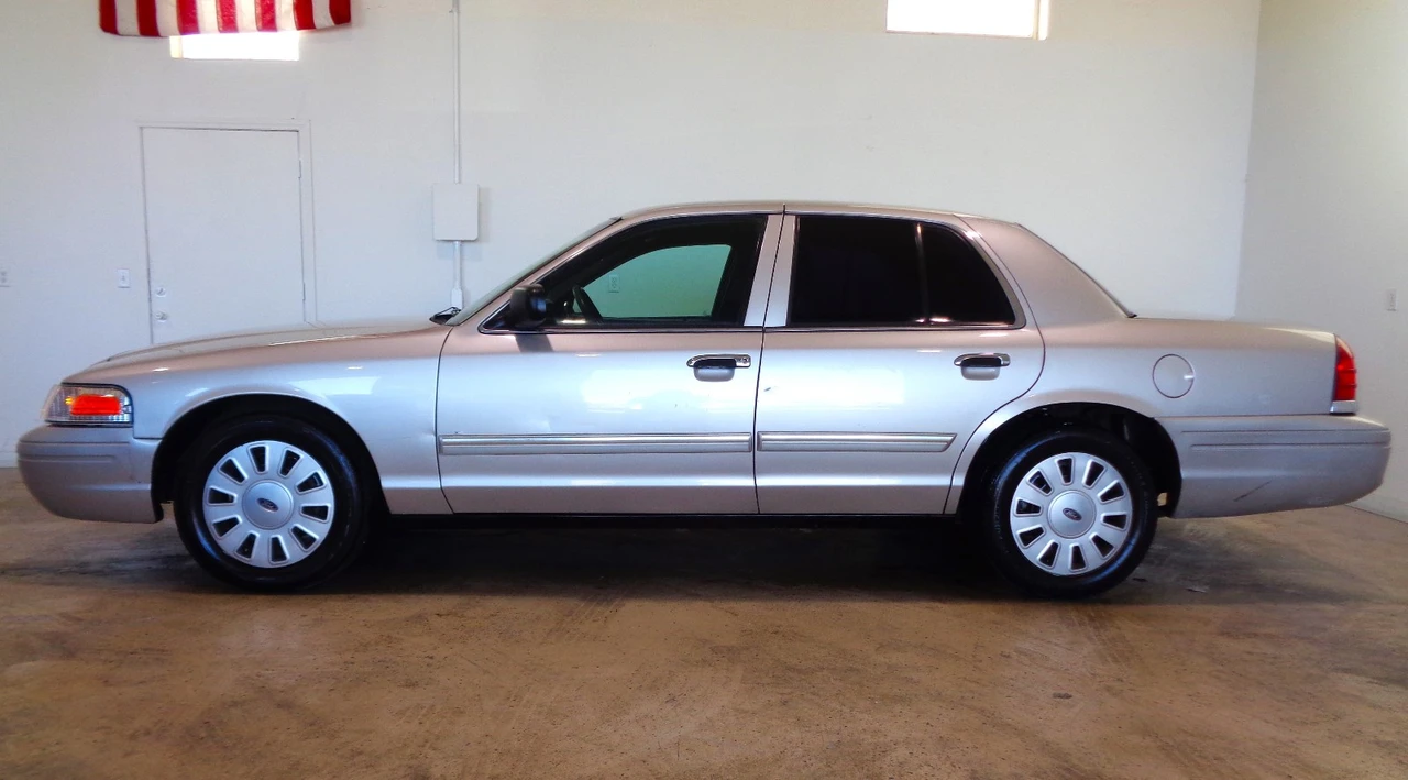 2010 Ford Crown Victoria - Image 5 of 21