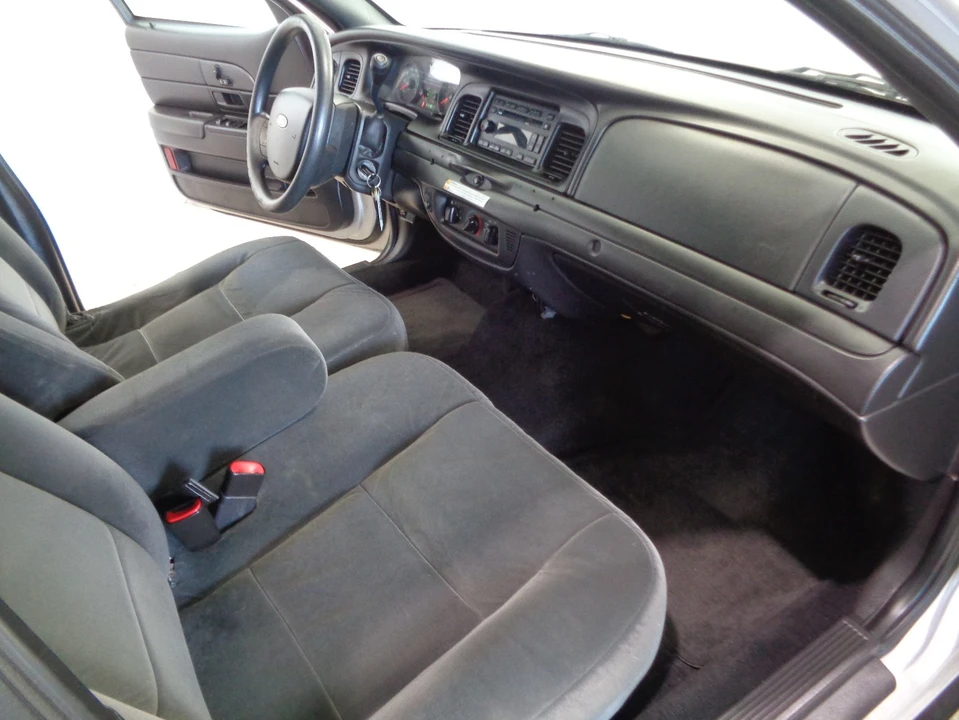 2010 Ford Crown Victoria - Image 18 of 21