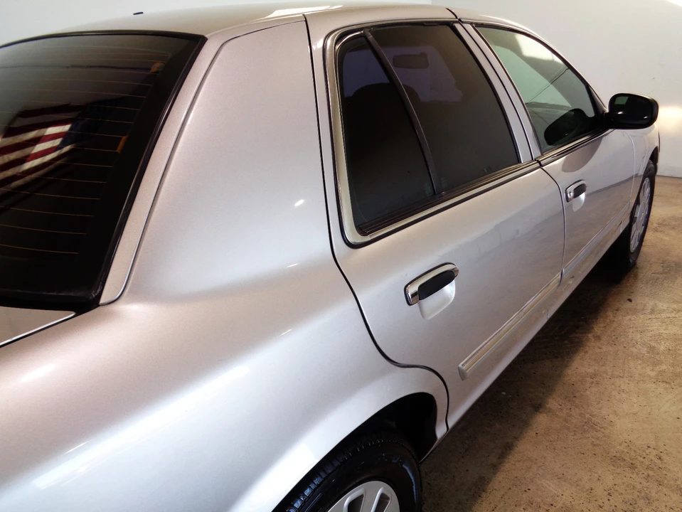 2010 Ford Crown Victoria - Image 9 of 21
