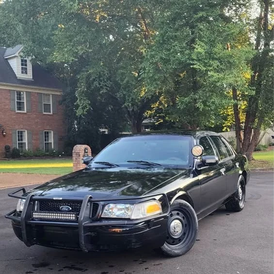 2010 Ford Crown Victoria - Image 1 of 1