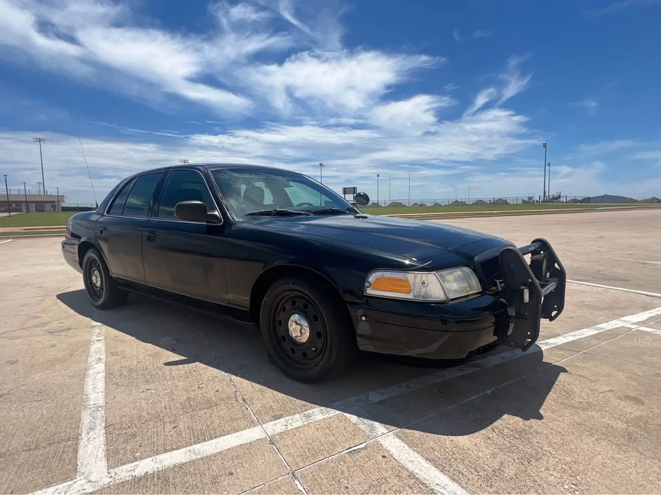 2010 Ford Crown Victoria - Image 3 of 12