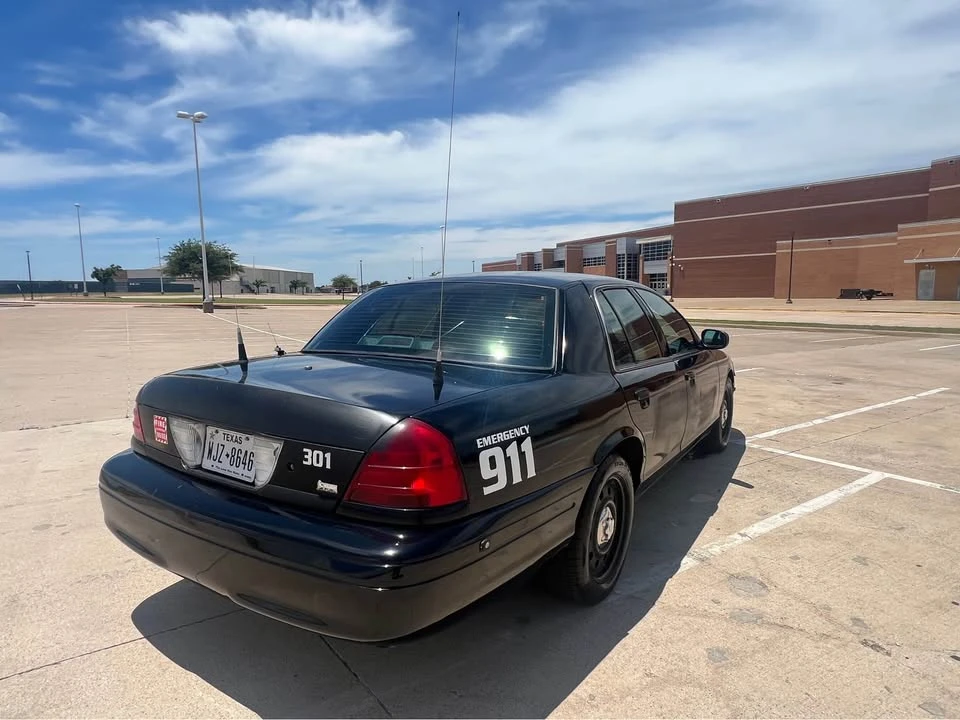 2010 Ford Crown Victoria - Image 5 of 12