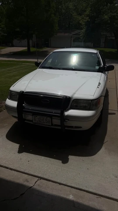 2010 Ford Crown Victoria - Image 9 of 10