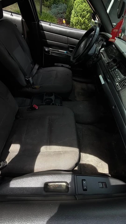 2010 Ford Crown Victoria - Image 4 of 10