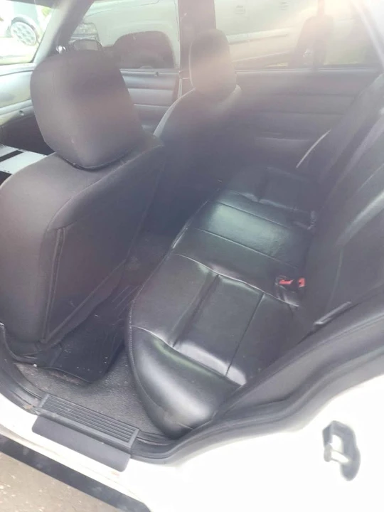 2010 Ford Crown Victoria - Image 7 of 12