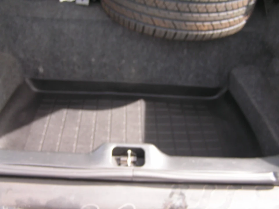2010 Ford Crown Victoria - Image 13 of 15