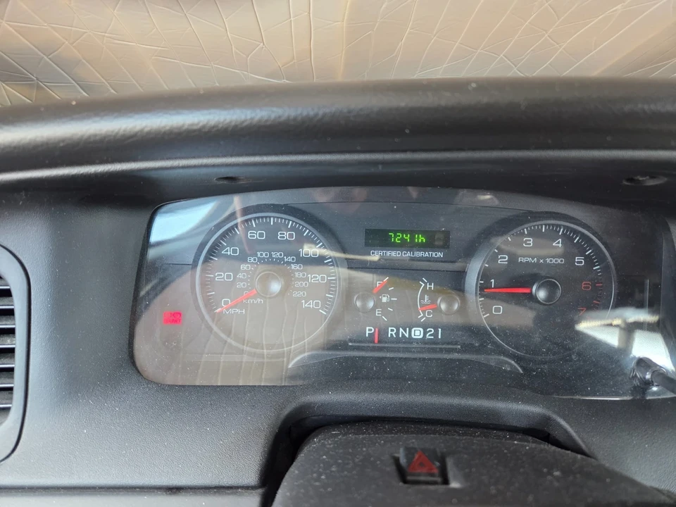 2010 Ford Crown Victoria - Image 14 of 15