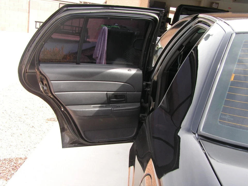 2010 Ford Crown Victoria - Image 11 of 15
