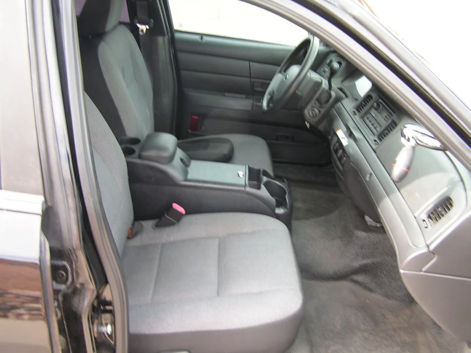 2010 Ford Crown Victoria - Image 4 of 15