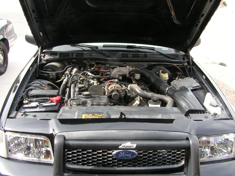 2010 Ford Crown Victoria - Image 10 of 15