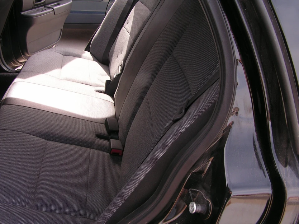 2010 Ford Crown Victoria - Image 12 of 15