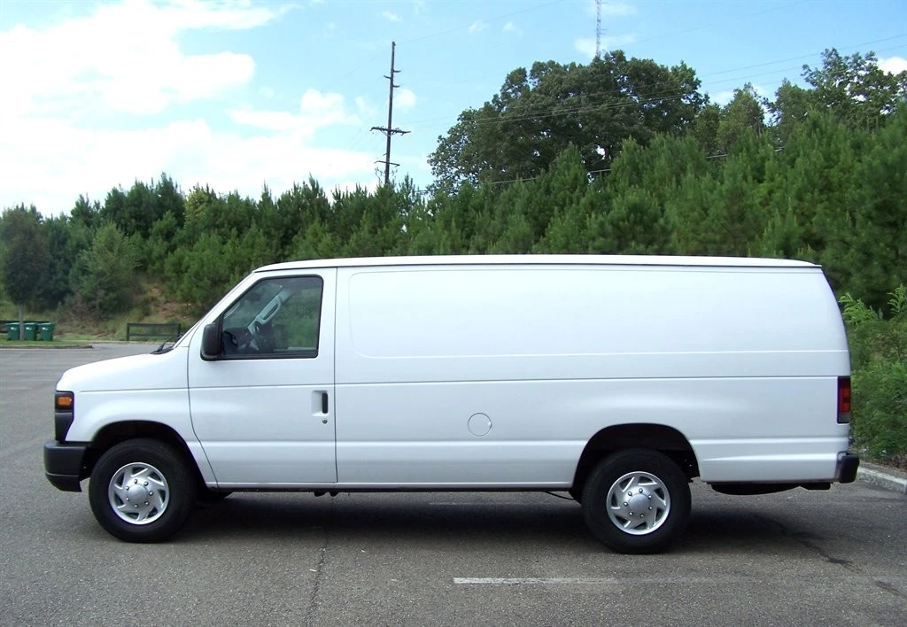 2010 Ford Econoline Van - Image 5 of 31