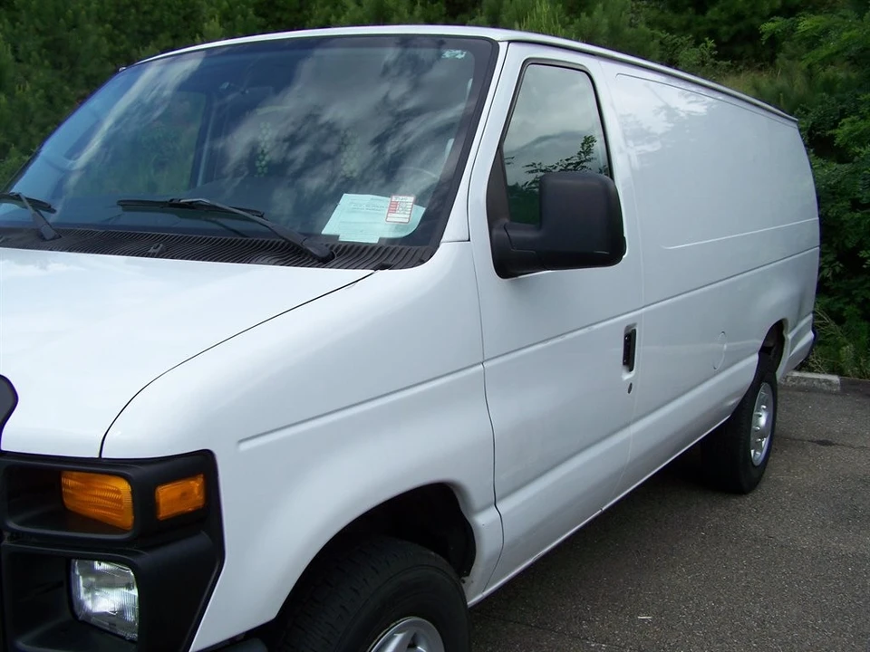 2010 Ford Econoline Van - Image 14 of 31