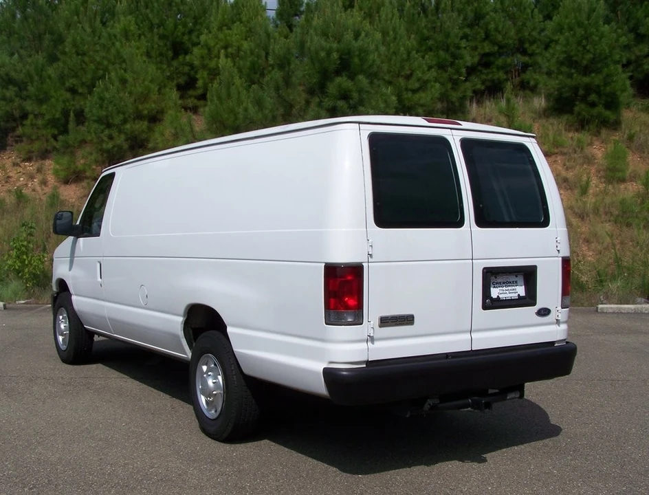 2010 Ford Econoline Van - Image 2 of 31